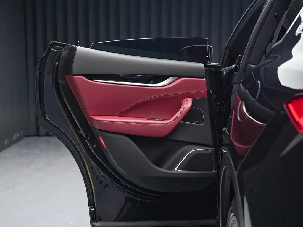 Maserati Levante — миниатюра 16