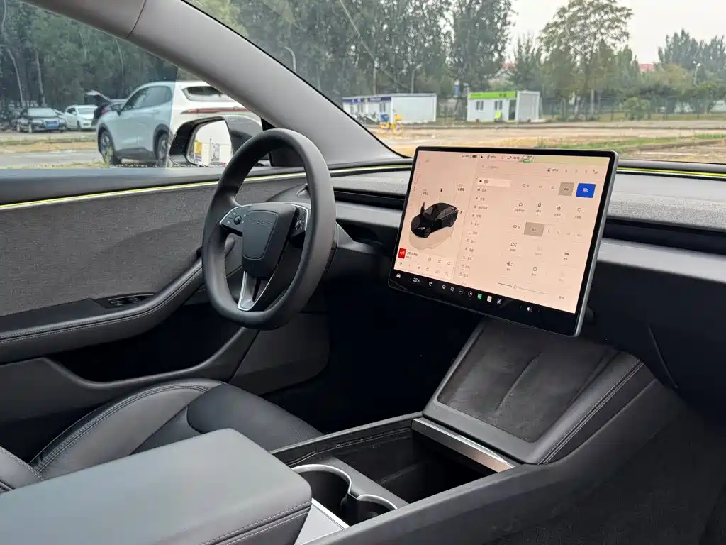 Tesla Model 3 — миниатюра 25