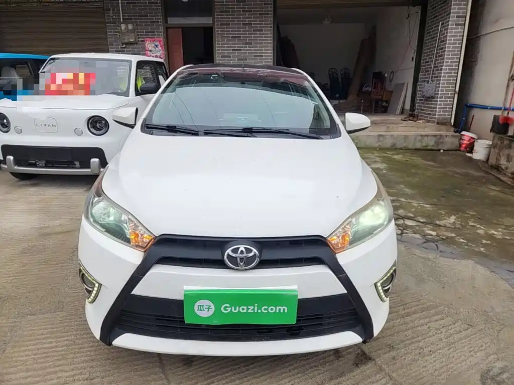 Toyota Yaris L — миниатюра 3