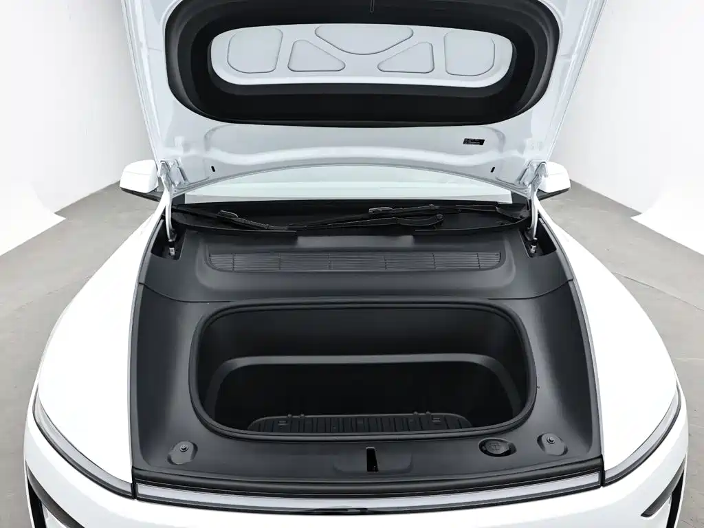 Tesla Model Y L — миниатюра 15
