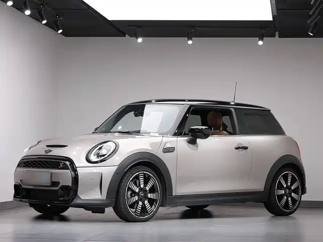 MINI  2024