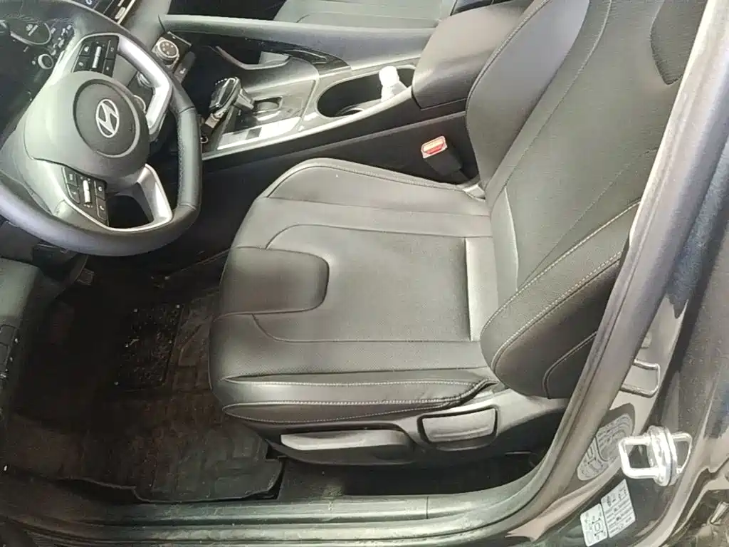 Hyundai Elantra — миниатюра 15