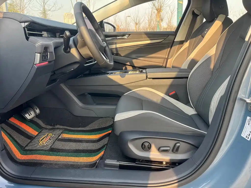 VOLKSWAGEN ID.7 VIZZION