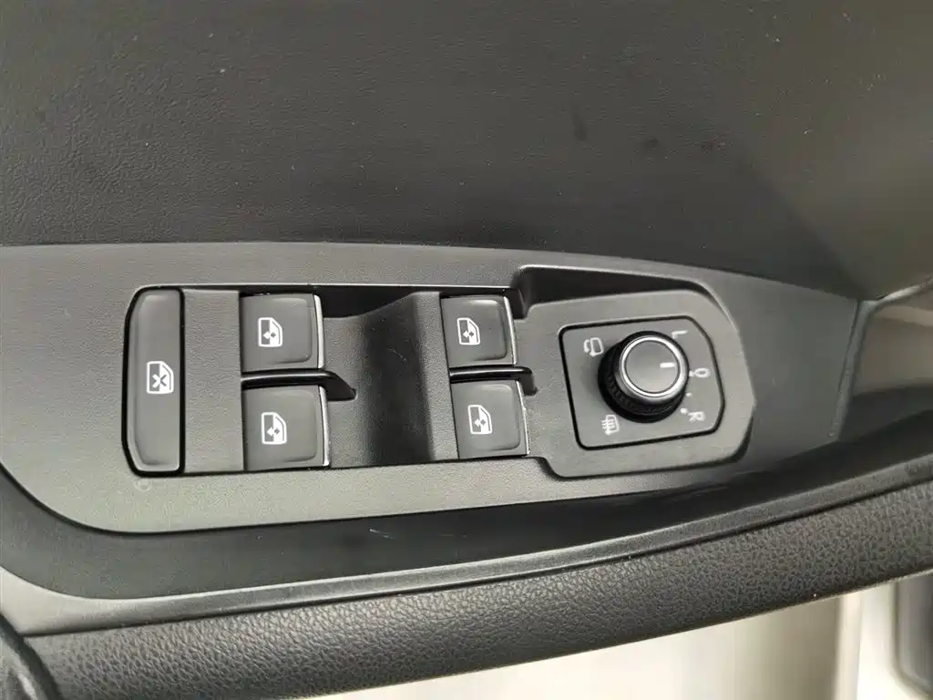 Skoda Kodiaq 2017 TSI330 7 мест Luxury