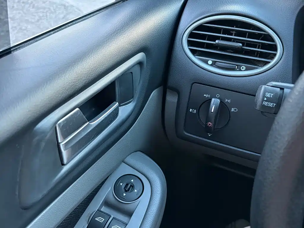 Ford Focus — миниатюра 13
