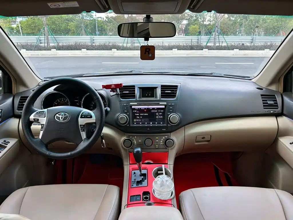 Toyota Highlander 2009 2.7L 5 мест Elite