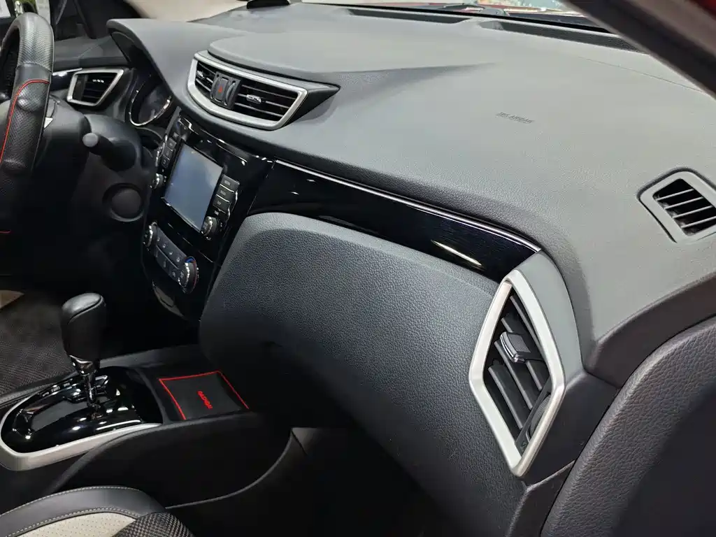 Nissan Qashqai — миниатюра 14