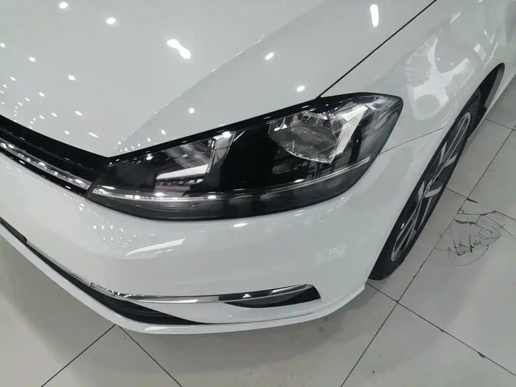 Volkswagen Golf — миниатюра 24