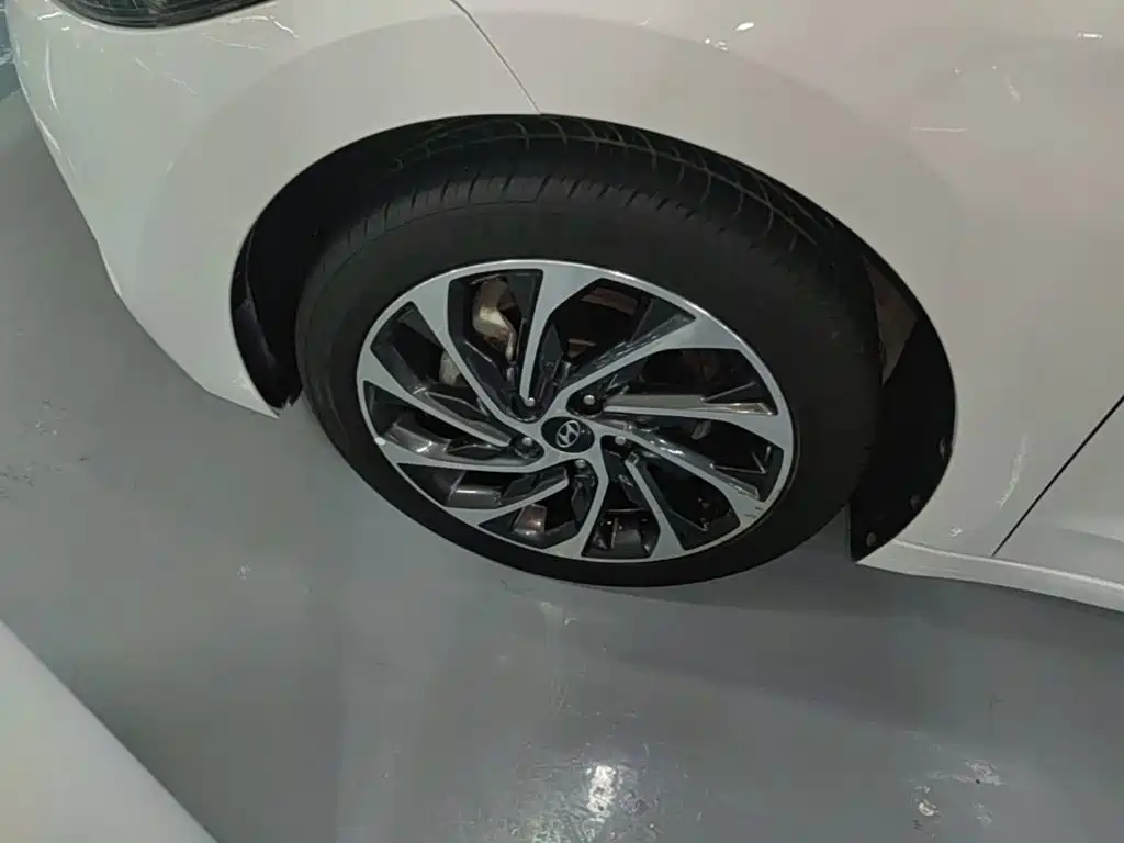 Hyundai Elantra — миниатюра 23