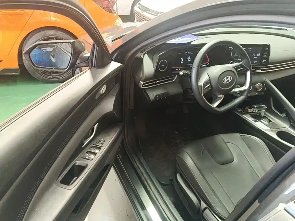 Hyundai Elantra — миниатюра 16