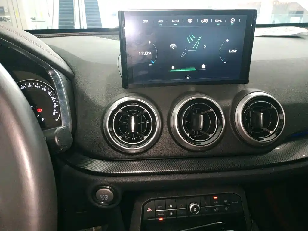 Wey Wey VV5 — миниатюра 13