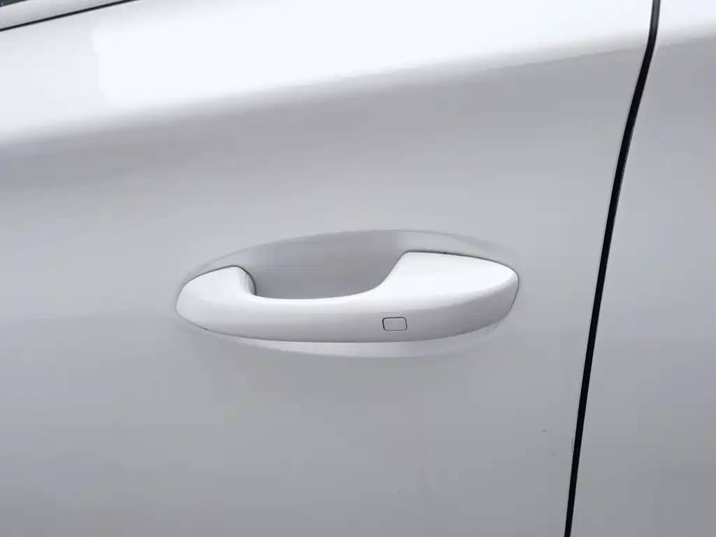 BYD Tang — миниатюра 18