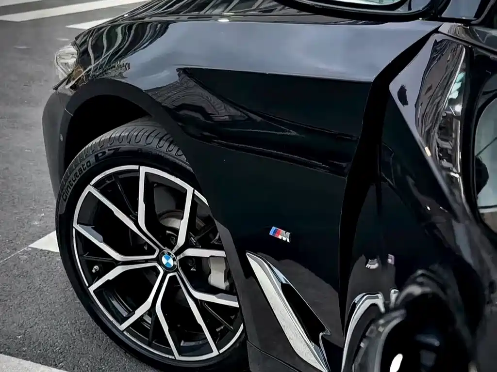 BMW 5 Series — миниатюра 13