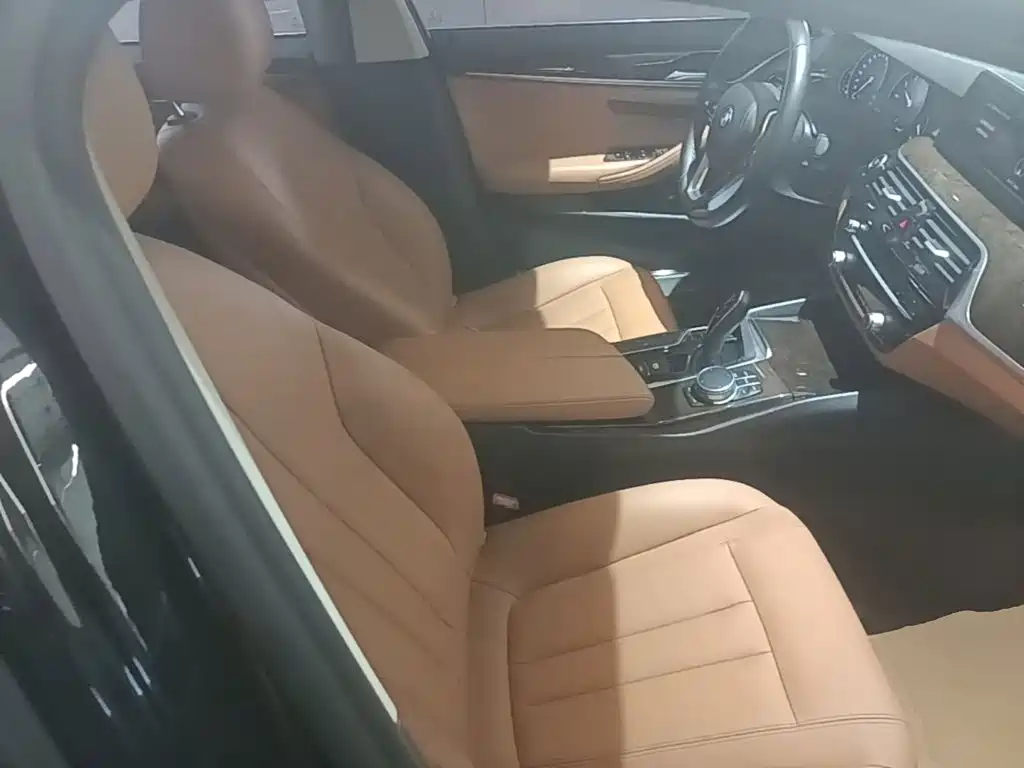 BMW 5 Series — миниатюра 25