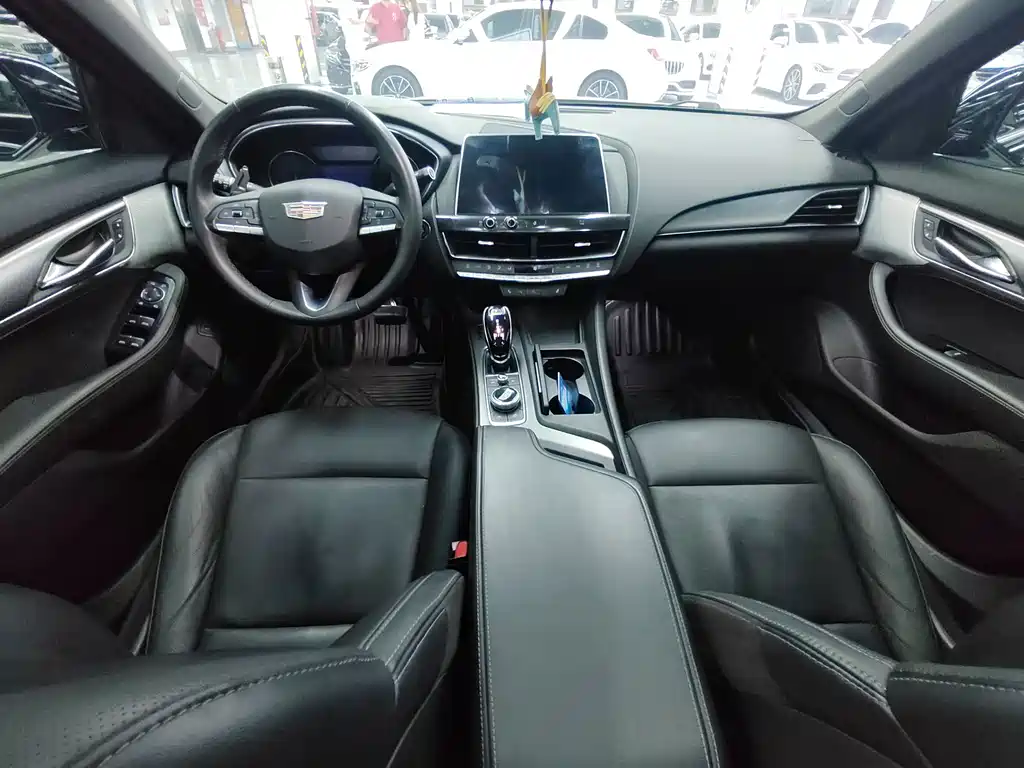Cadillac CT5 — миниатюра 12