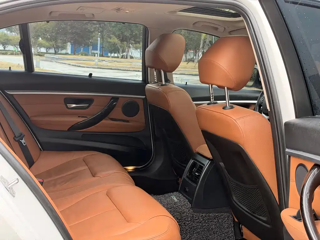 BMW 3 Series — миниатюра 18