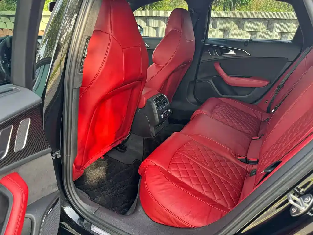 AUDI  S6