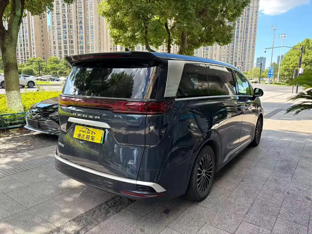 Denza D9 2022 DM-i 1040 Luxury