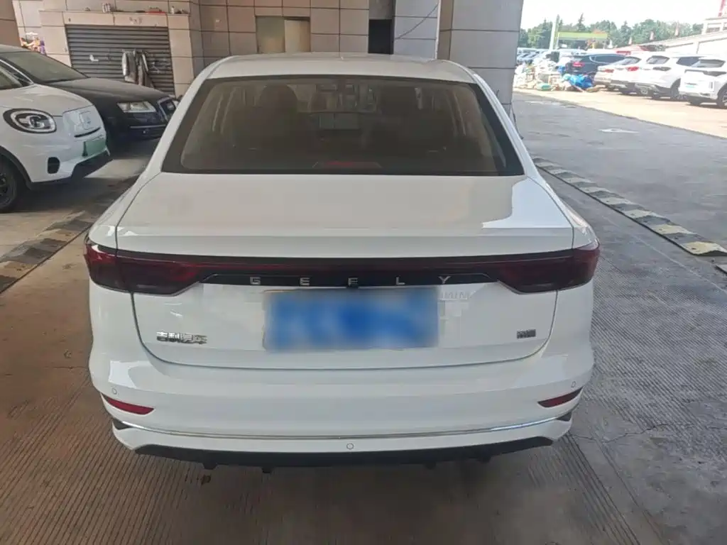 Geely Emgrand — миниатюра 6
