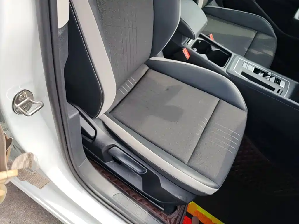 Volkswagen Golf — миниатюра 25