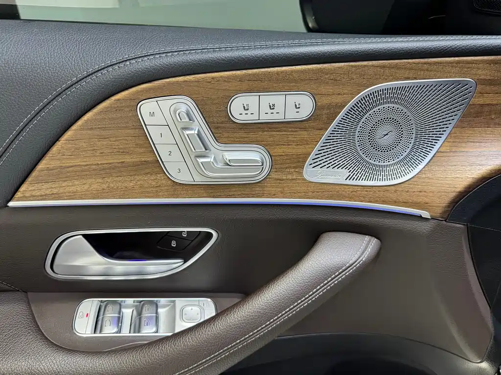 Mercedes-Benz GLS — миниатюра 12