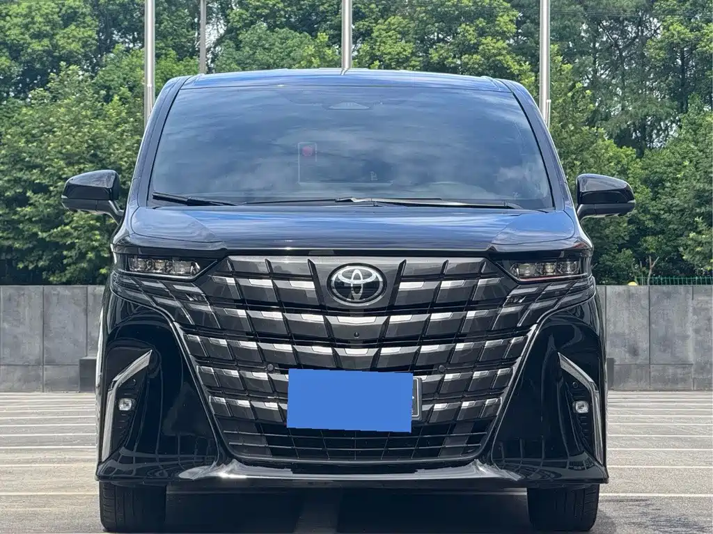 Toyota Alphard — миниатюра 2