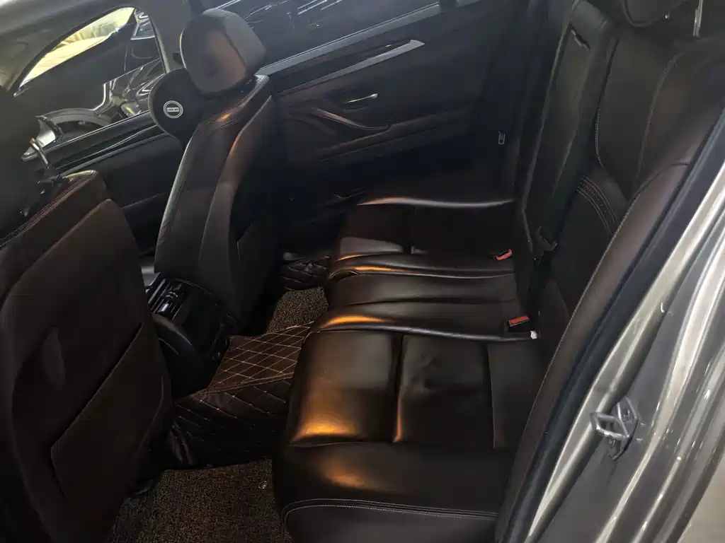 BMW 5 Series — миниатюра 5