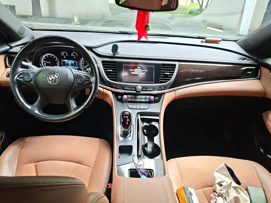 Buick LaCrosse — миниатюра 13