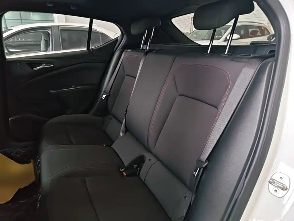 Buick Verano — миниатюра 17