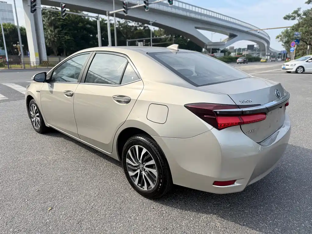 Toyota Corolla — миниатюра 7