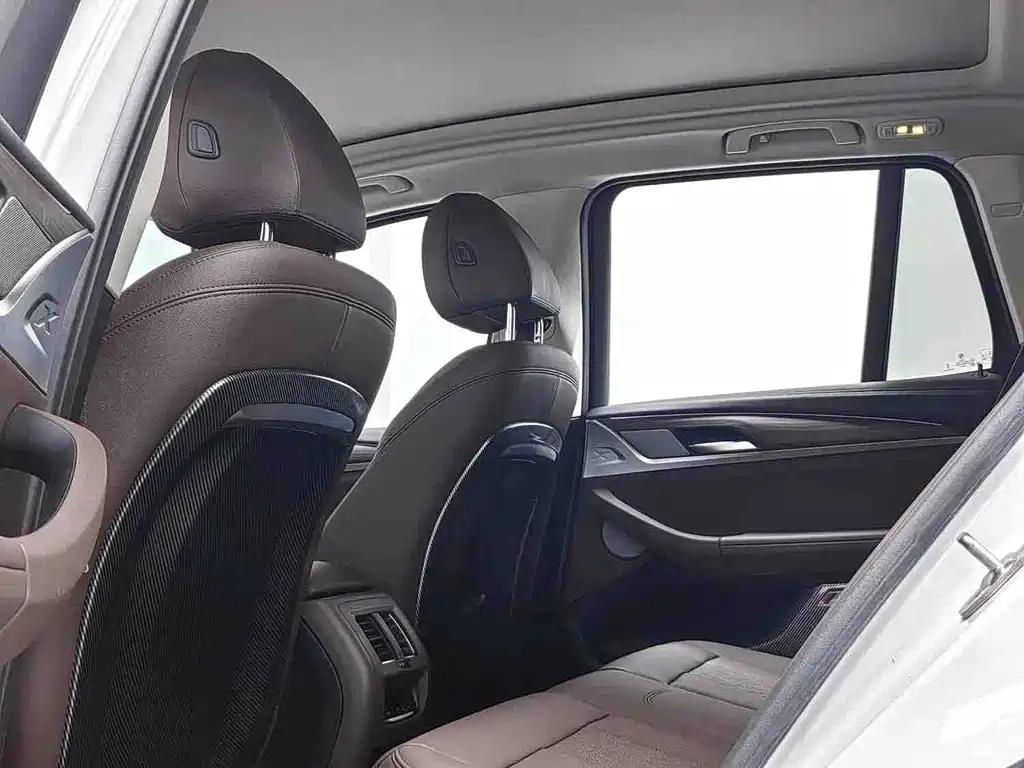 BMW X3 — миниатюра 9