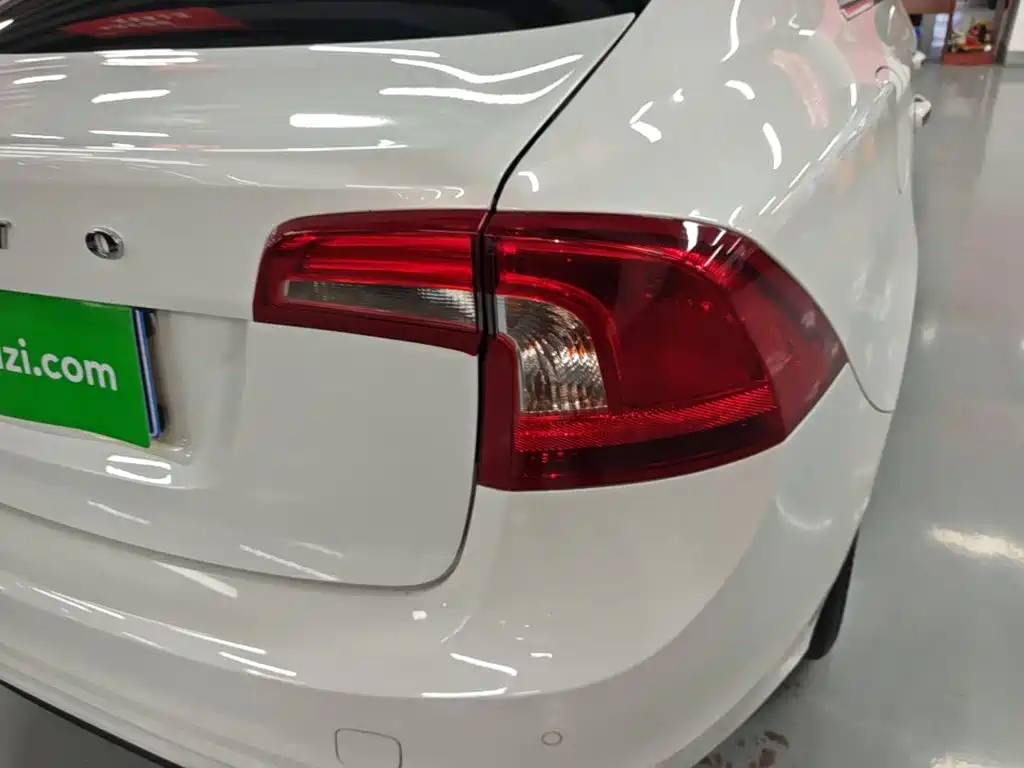 Volvo S60 — миниатюра 8
