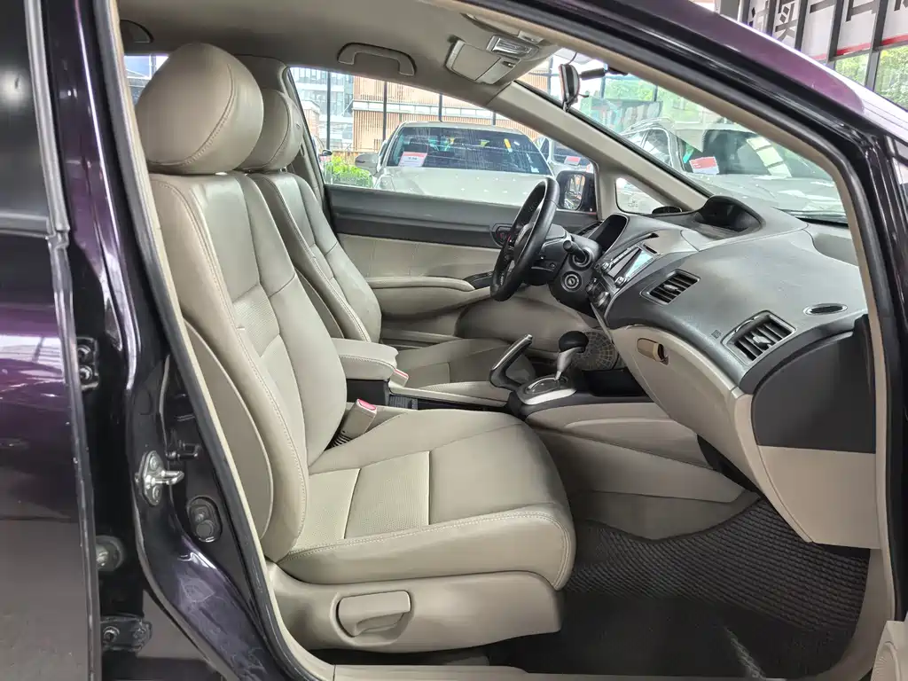 Honda Civic — миниатюра 9