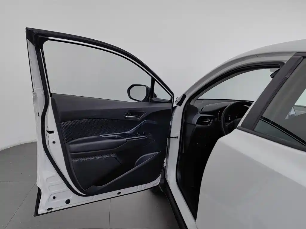 Toyota IZOA — миниатюра 8