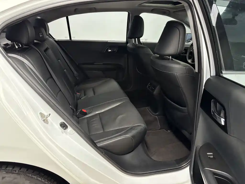 Honda Accord — миниатюра 24