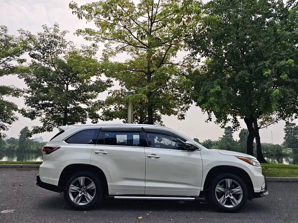 Toyota Highlander — миниатюра 5