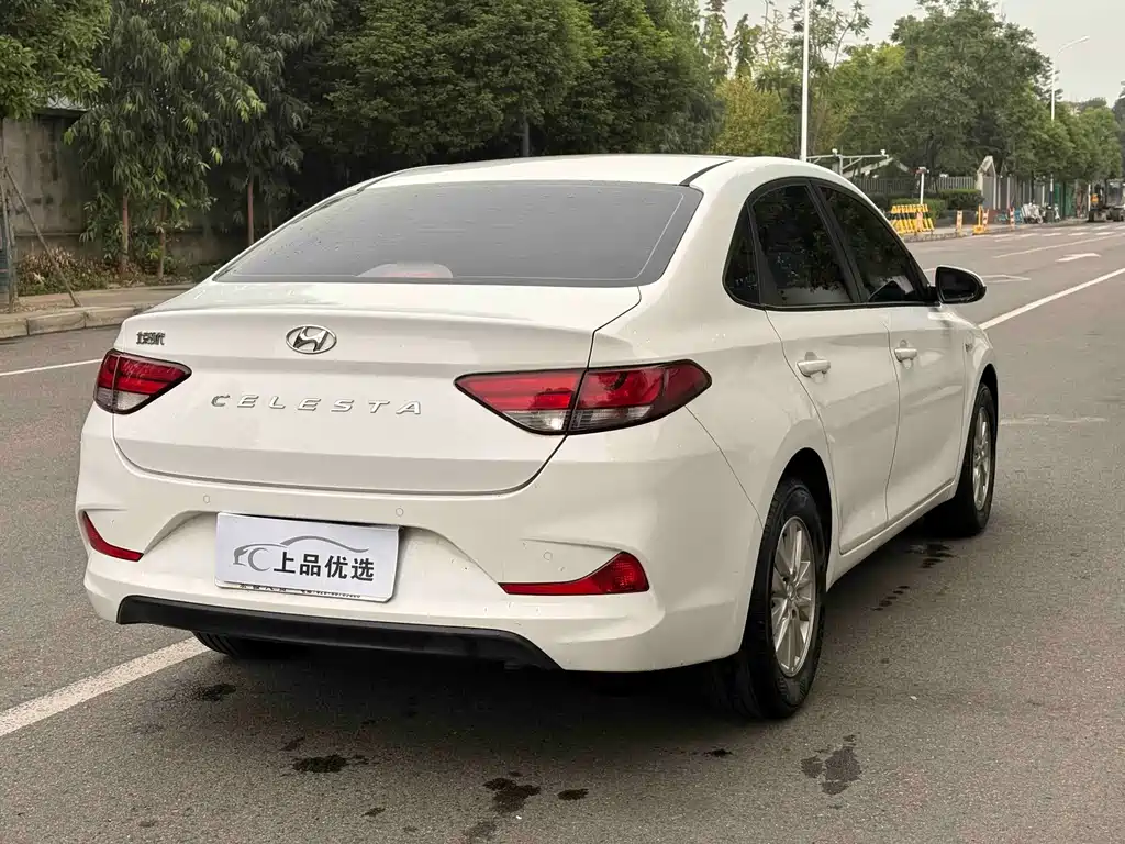 Hyundai Elantra — миниатюра 7