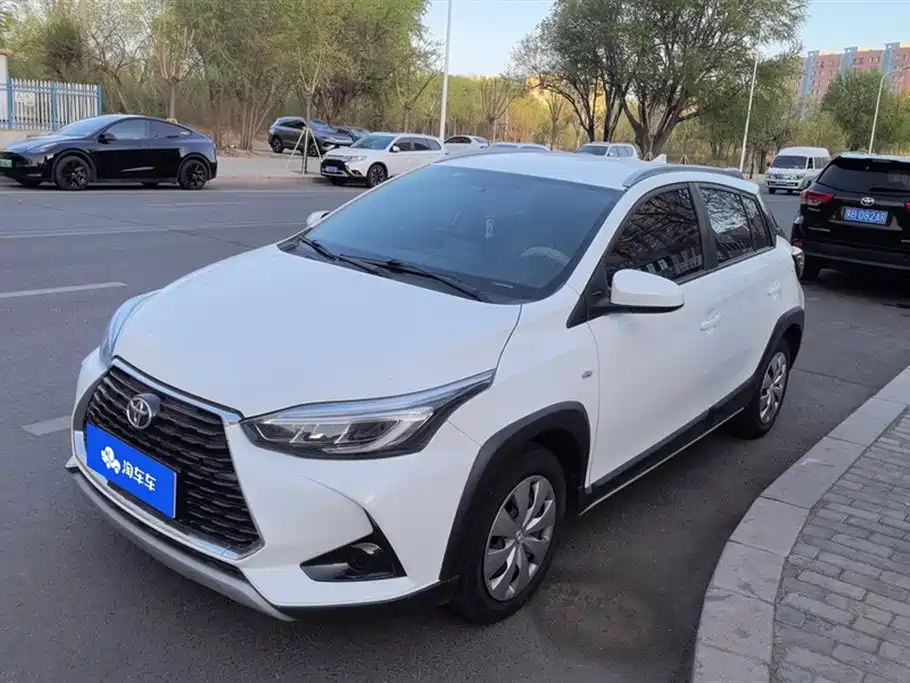 Toyota Yaris L 2021