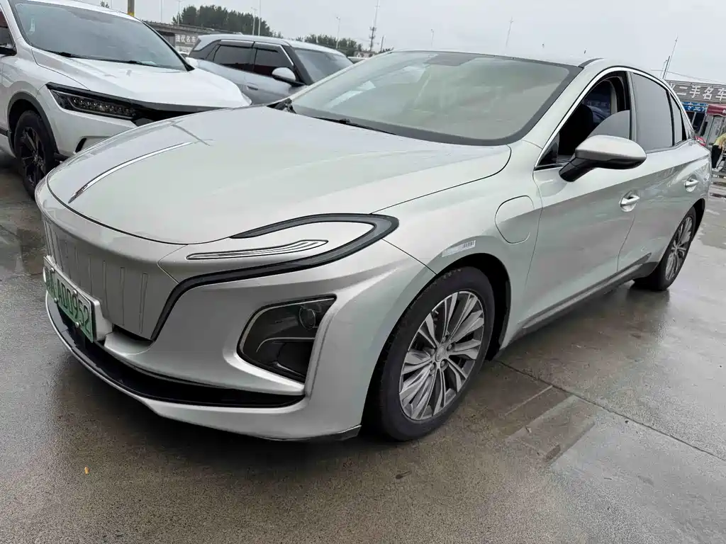 Hongqi Hongqi E-QM5