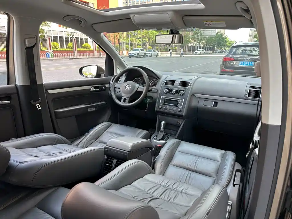 Volkswagen Touran — миниатюра 12