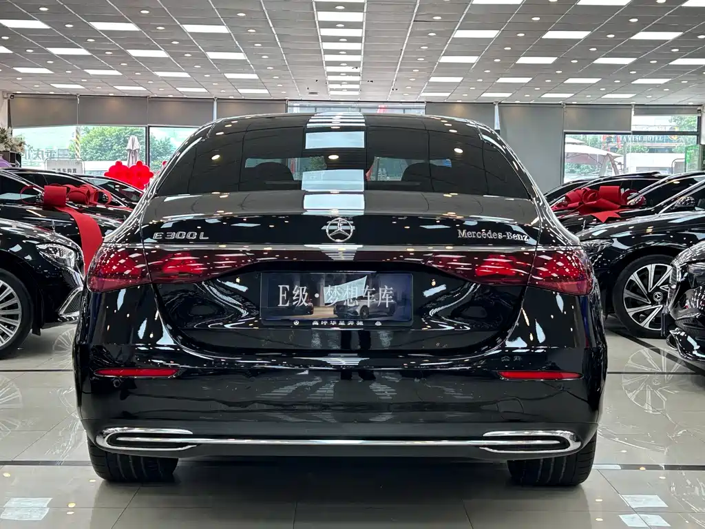 Mercedes-Benz E-Class — миниатюра 16