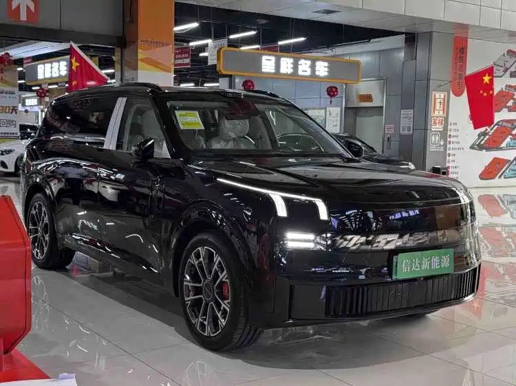 Lynk & Co 900 — миниатюра 3