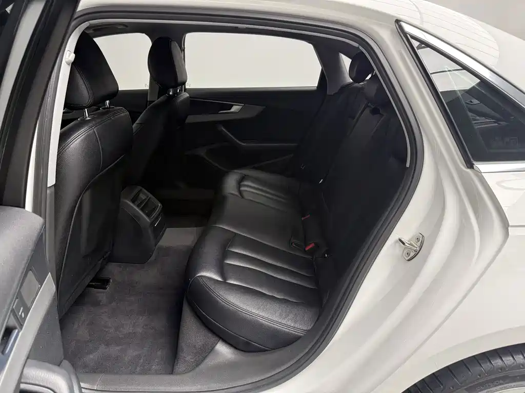 Audi A4L — миниатюра 14
