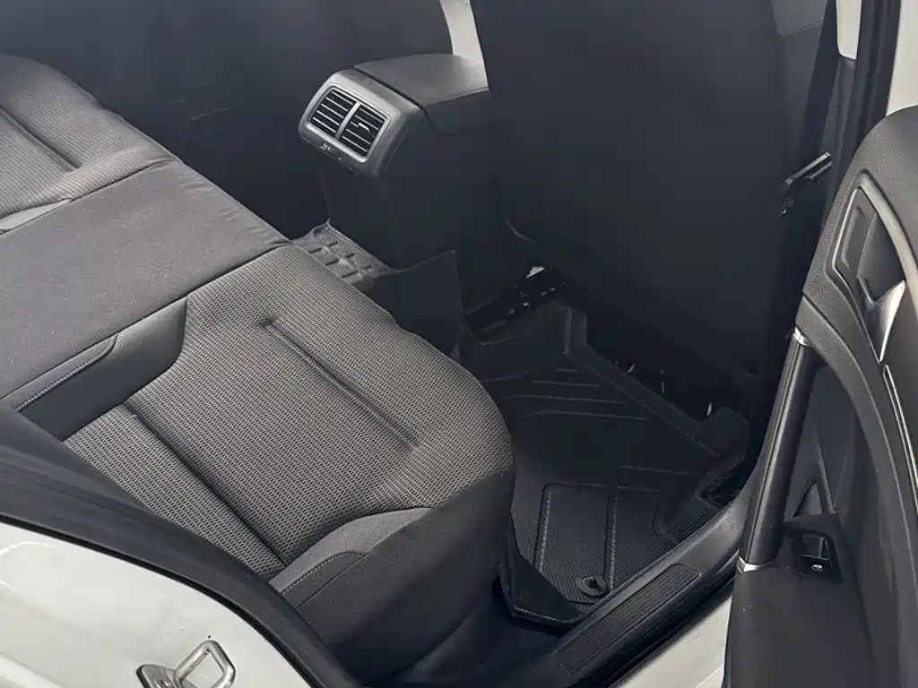 Volkswagen Golf — миниатюра 14