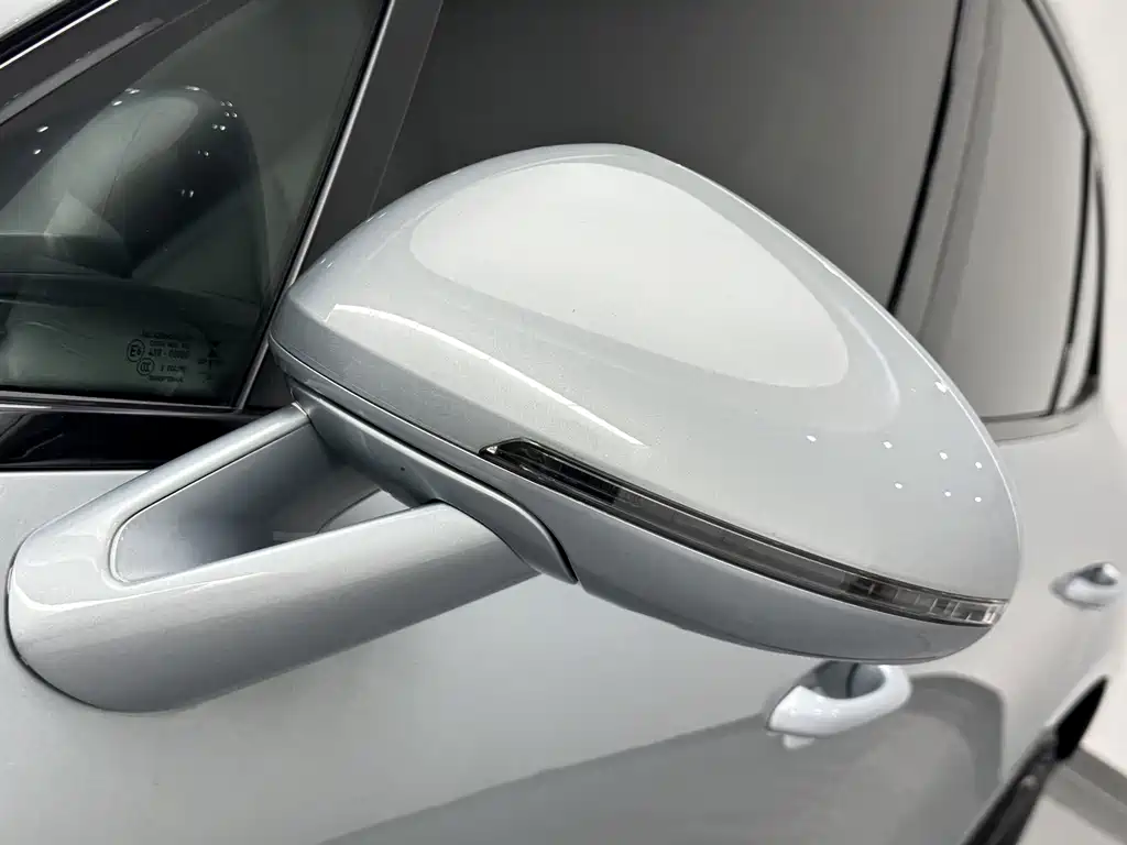 Porsche Macan — миниатюра 18