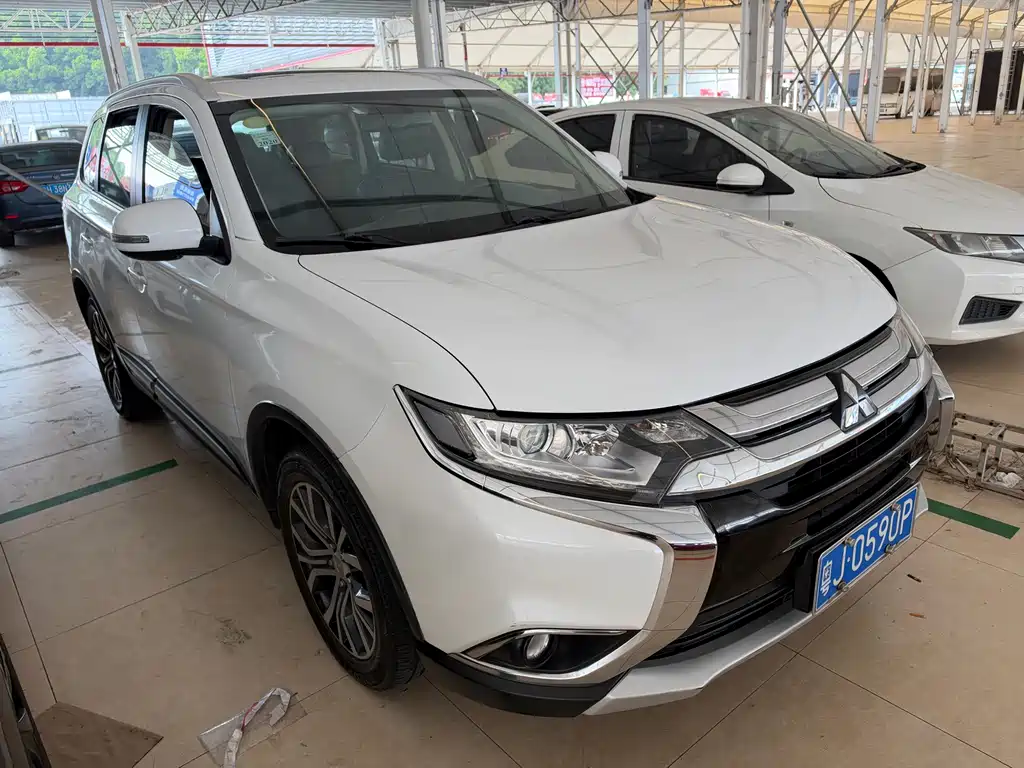 Mitsubishi Outlander — миниатюра 5