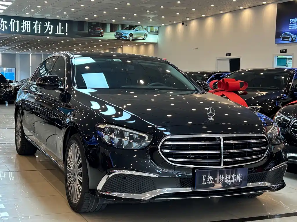 Mercedes-Benz E-Class — миниатюра 2