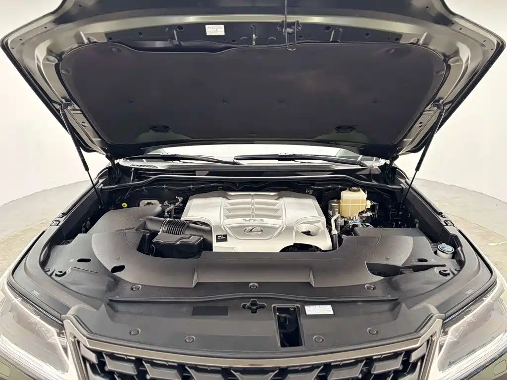 Lexus LX — миниатюра 12