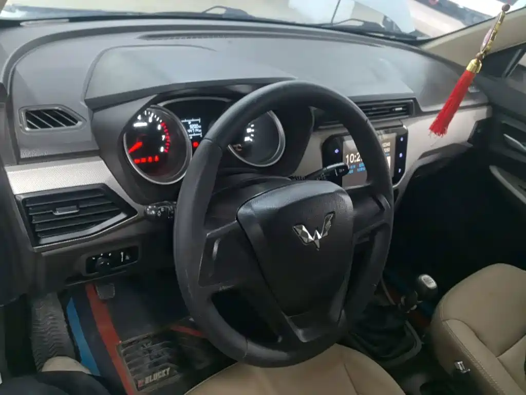 Wuling Hongguang — миниатюра 10