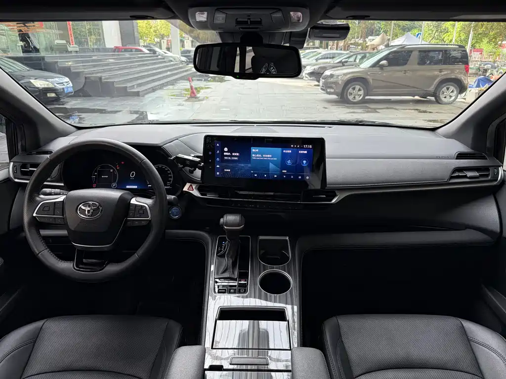Toyota Sienna — миниатюра 14